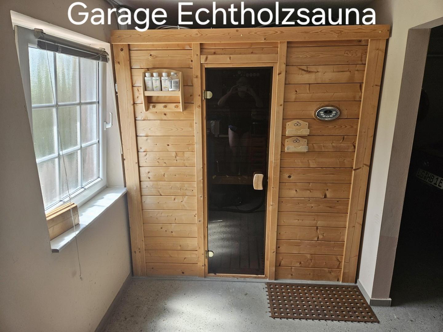 Echtholzsauna außen