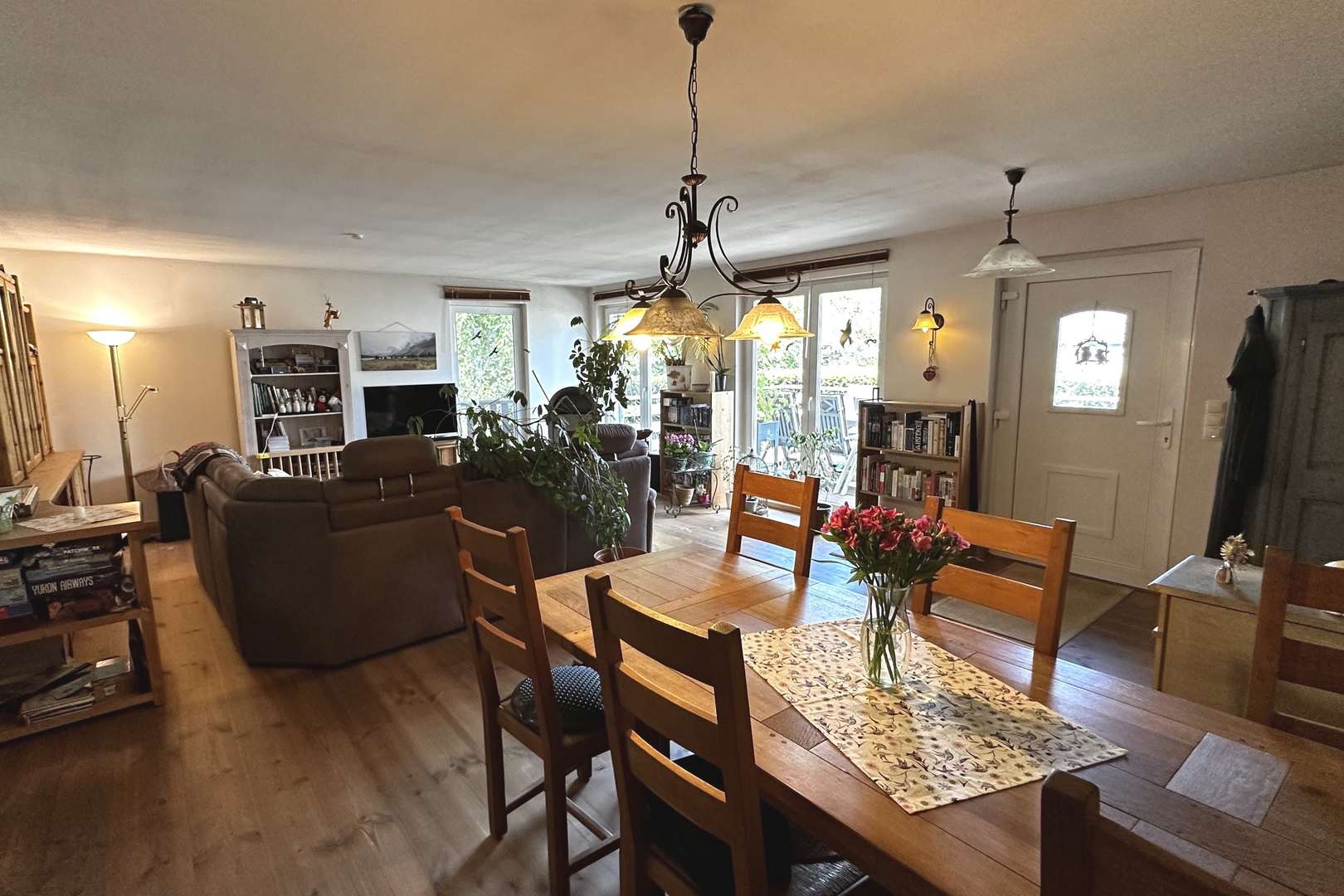 Wohnzimmer mit Kamin (Anbau)