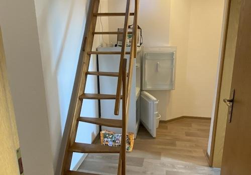 Treppe zu ausgebautem Dach