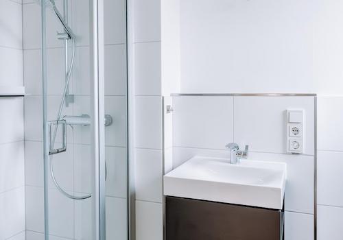 Bad EG Dusche & Waschtisch