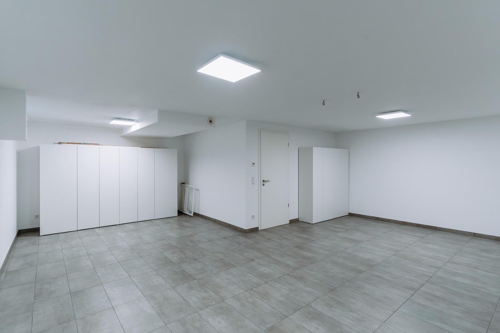 Mehrzweckraum KG Türblick