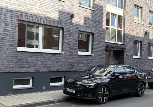 Wohnung zur Strasse