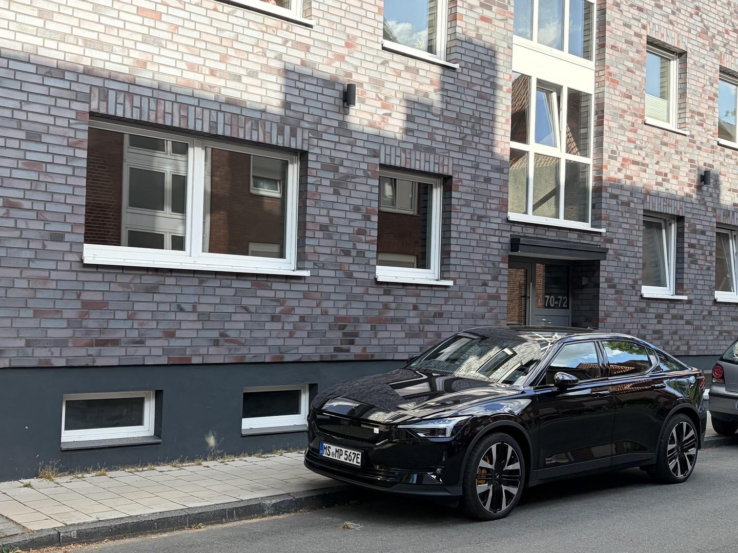 Wohnung zur Strasse