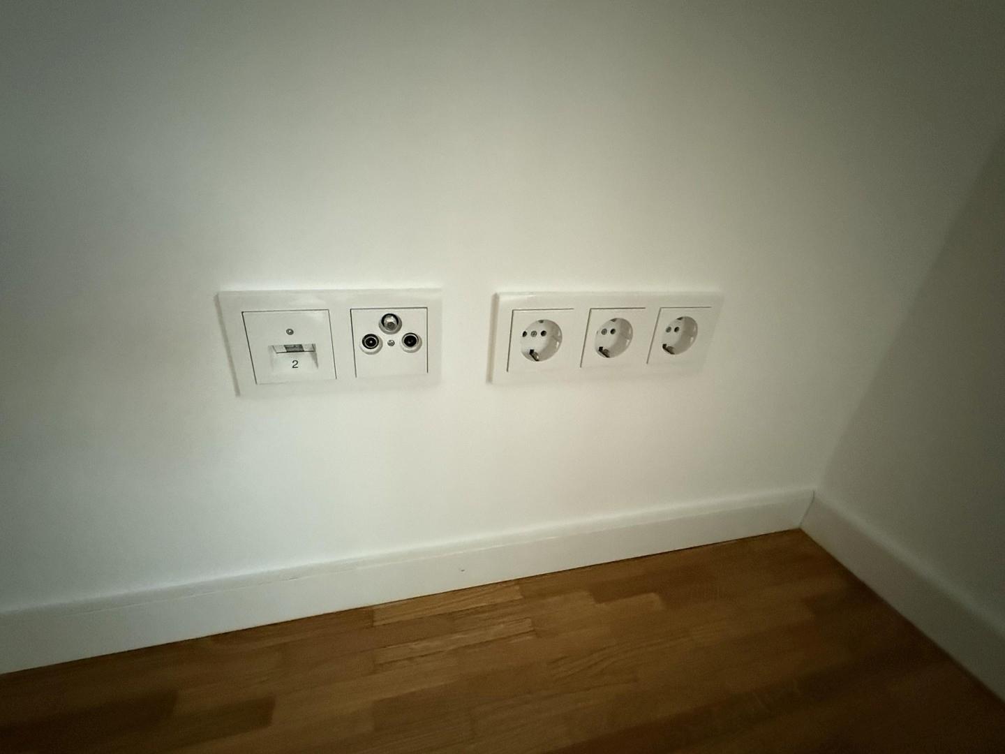 Steckdosen+Anschlüsse überall