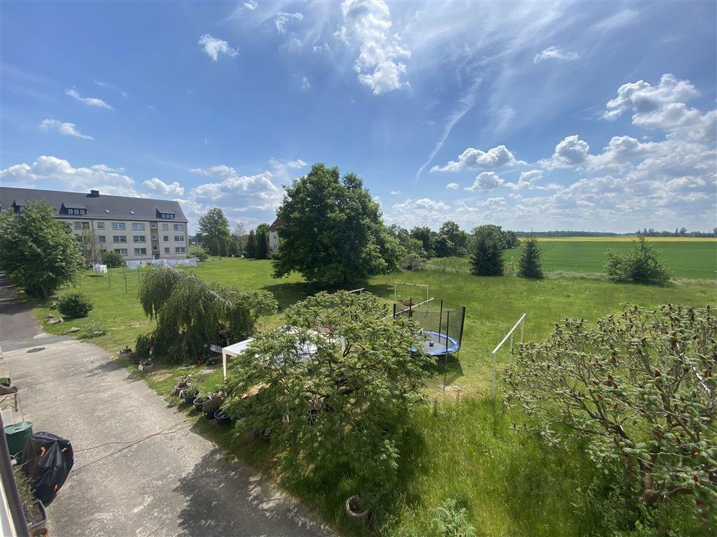 Blick über gemeinschaftlichen Hof