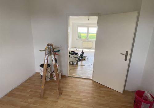 Schlafzimmer mit Blick zum WZ