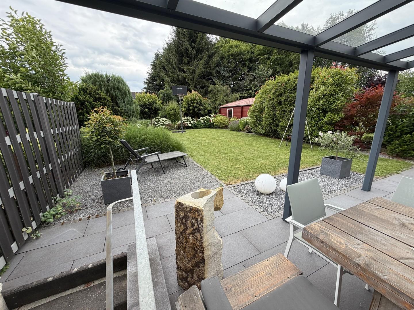 Terrasse + Garten