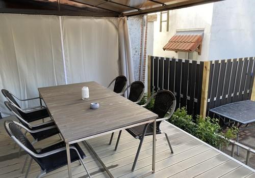 Gemütliche überdachte Terrasse