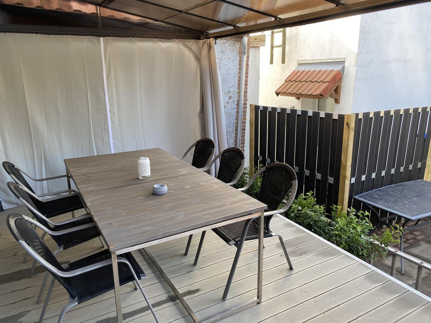 Gemütliche überdachte Terrasse