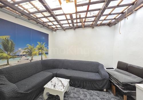 ÜBERDACHTE TERRASSE
