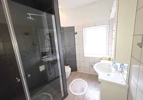 BADEZIMMER OBERGESCHOSS