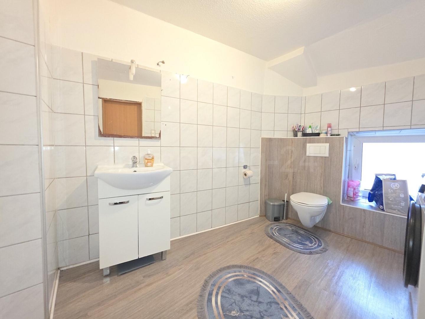 BADEZIMMER 2. OBERGESCHOSS