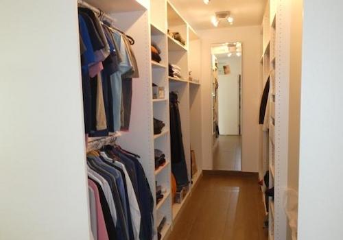 Kleiderschrank