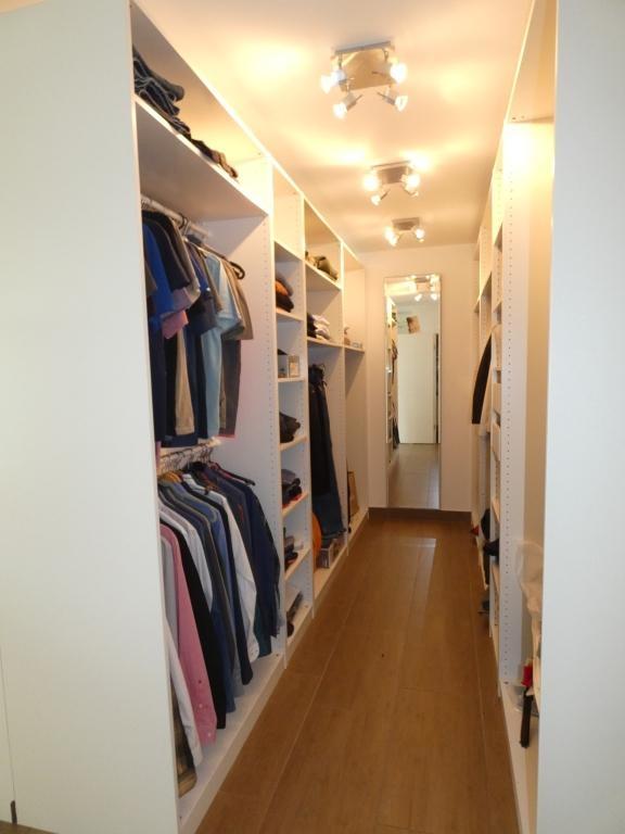 Kleiderschrank