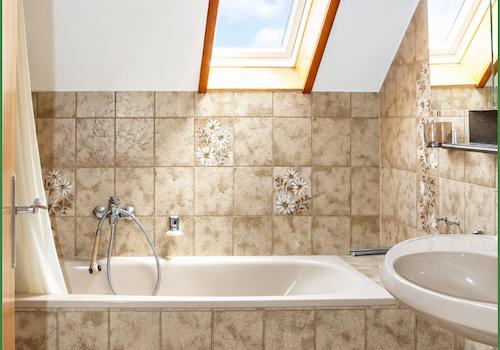 Badezimmer 1 mit Badewanne