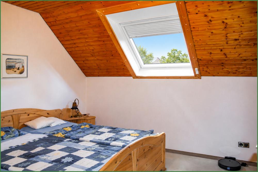 Kinderzimmer 1 linke Seite