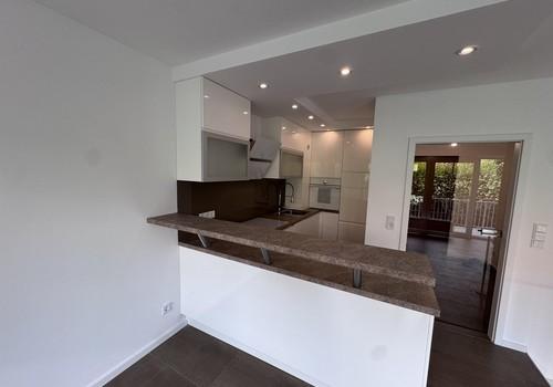 Moderne EBK mit E-Geräten