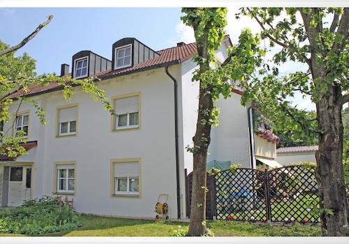 schöne ruhige Anlage