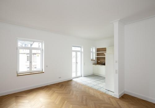 Küche mit Austritt Balkon 