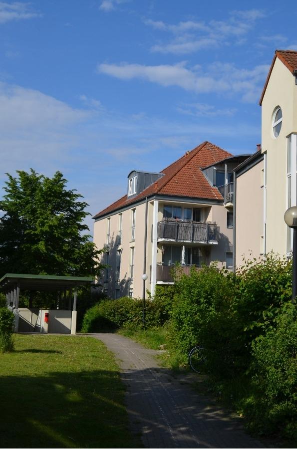 Sicht seitlich aus der Straße