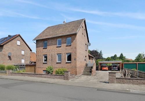 Straßenansicht