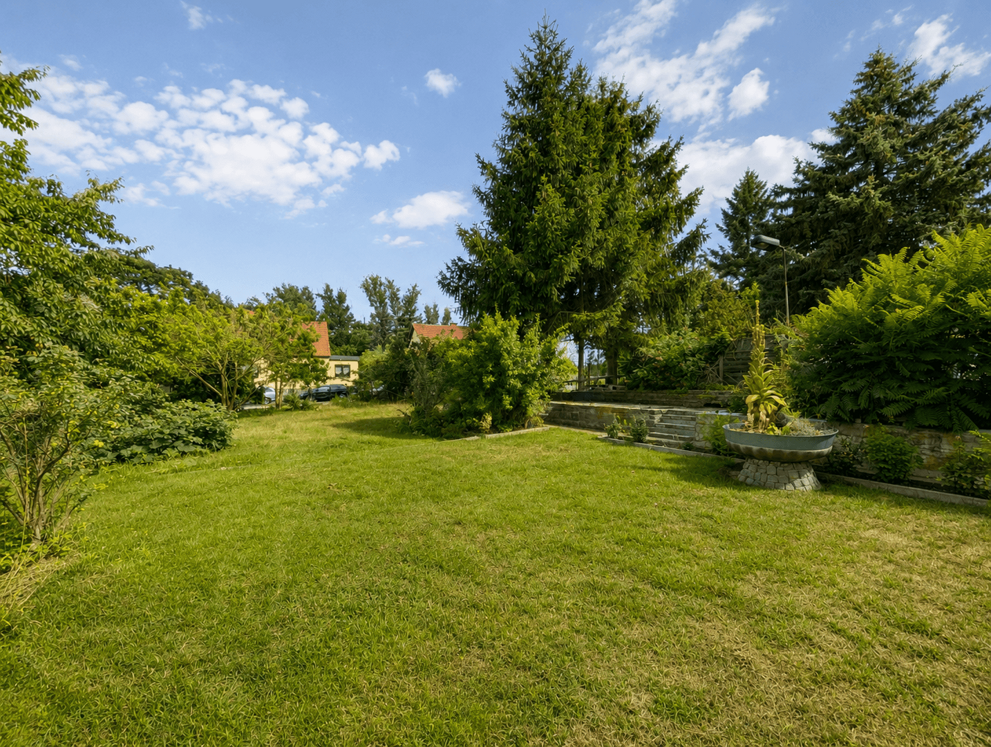 Weitläufiger Garten