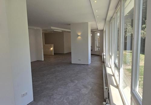 Blick v. Leseecke zum Wohnen