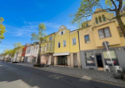 Straßenansicht