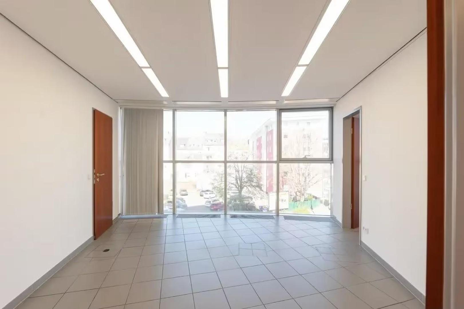 Büro-/Praxisraum 1