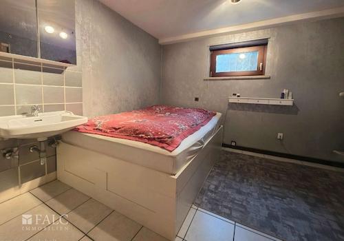 Zimmer im Untergeschoss