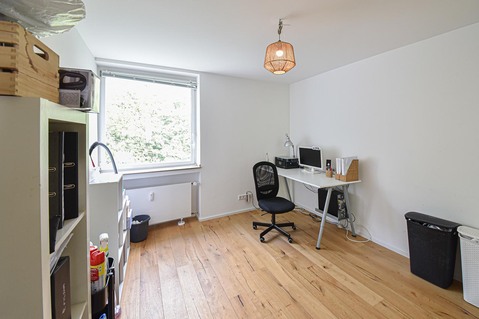 Kind / Home-Office