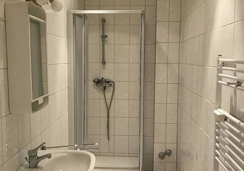 Bad mit Duche, EG