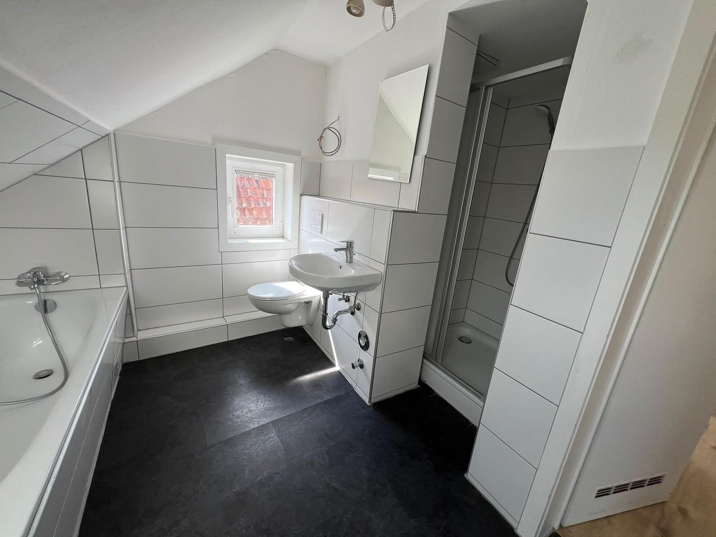 Badezimmer mit Badewanne