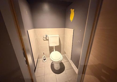 WC mit Fliesen
