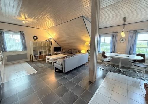 Wohn-/ Esszimmer im DG
