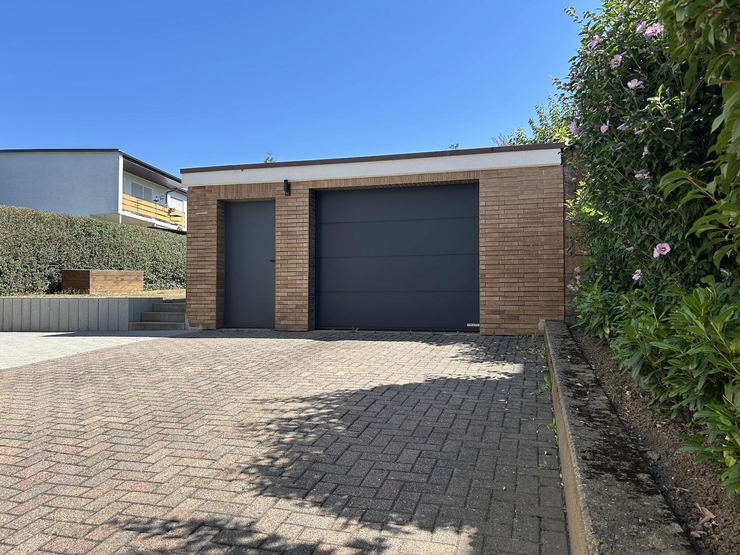 Extra Große Garage