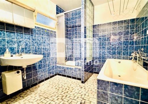 EG Gebäudeteil 1 / Badezimmer Wanne / Dusche
