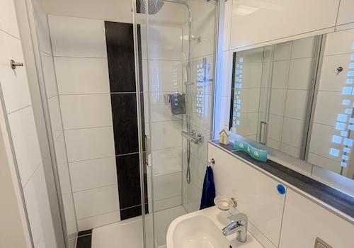 13 Badezimmer DG