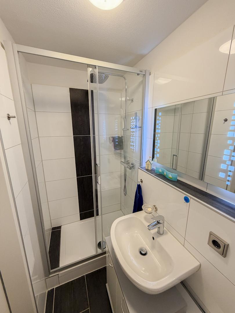 13 Badezimmer DG