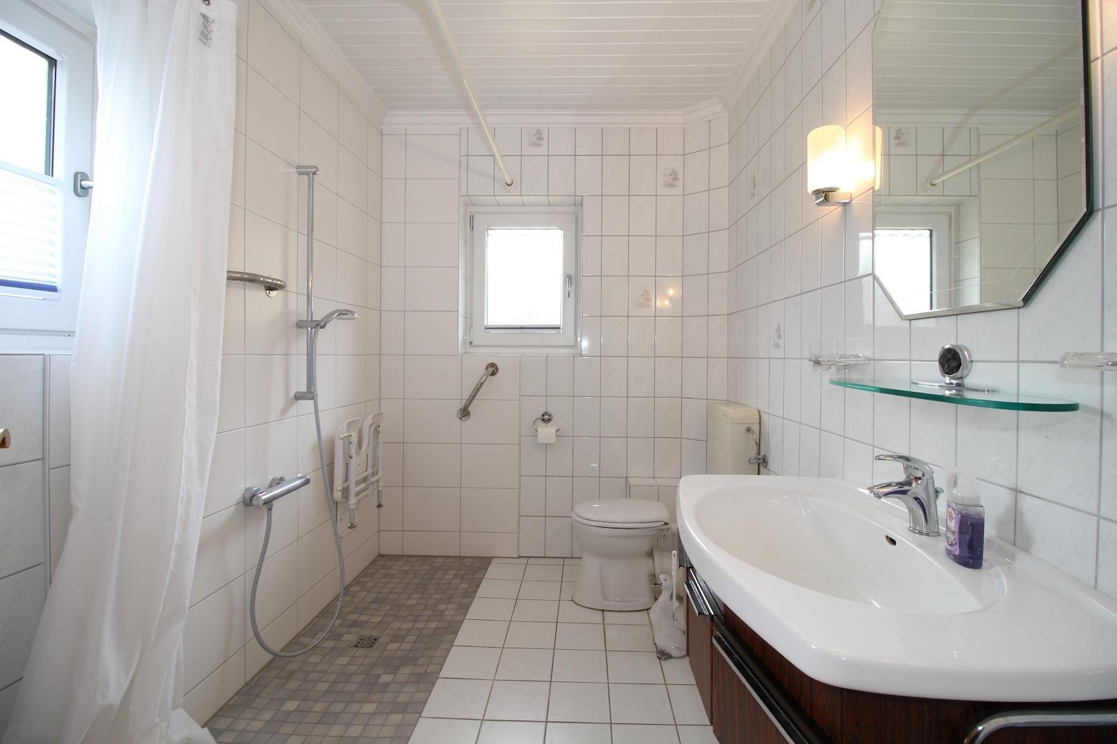 Duschbad im Erdgeschoss