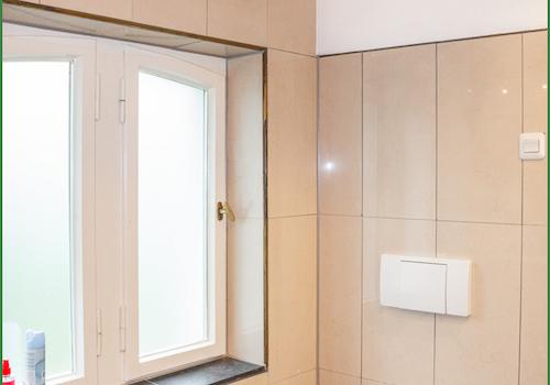 Badezimmer im linken Flügel