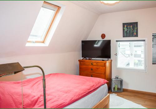 Schlafzimmer im Obergeschoss Fachwerkteil im rechten Flügel