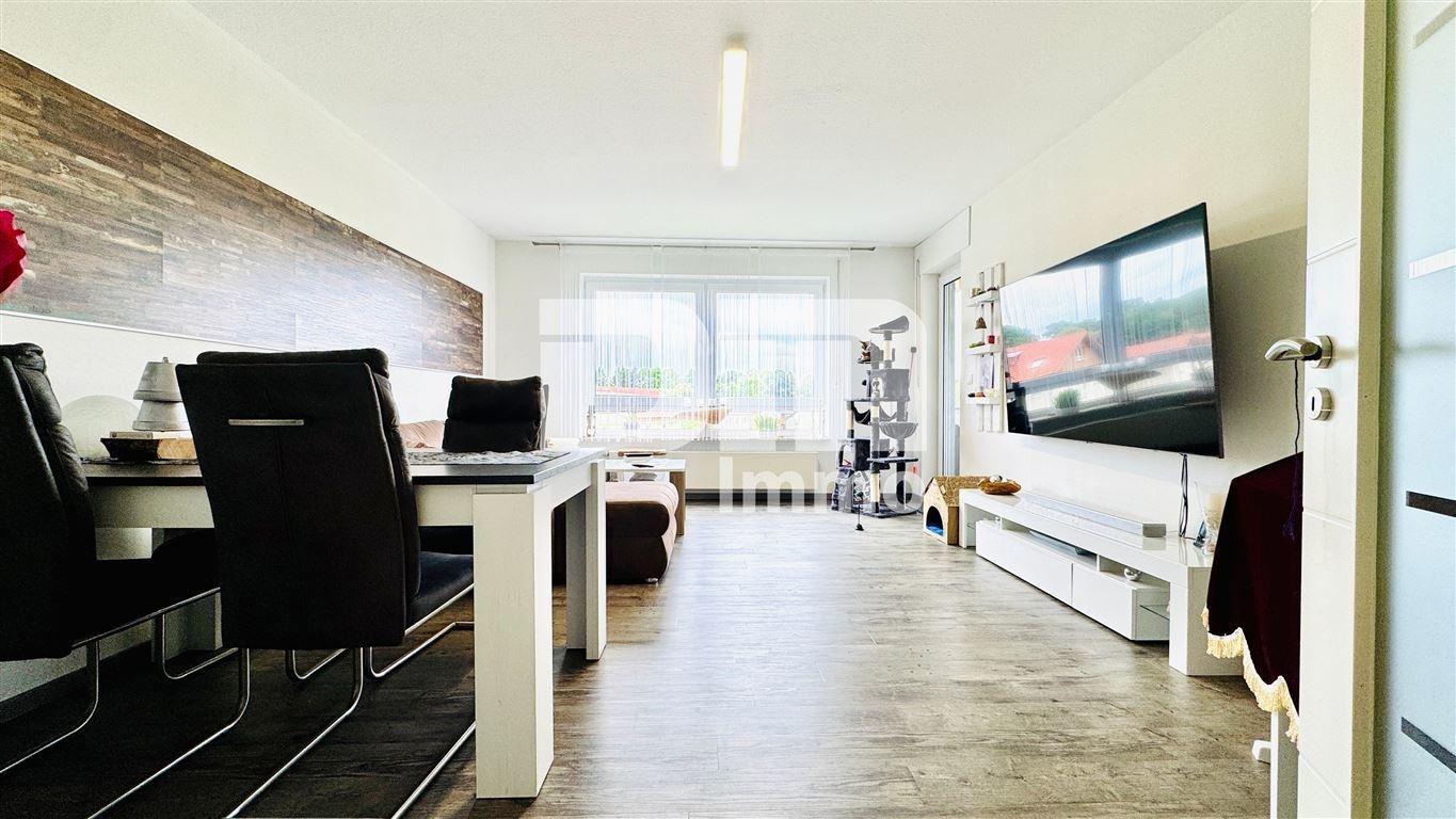 Wohn / Esszimmer / Zugang Balkon