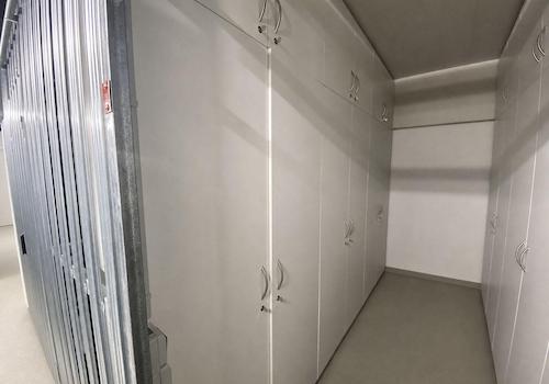 Keller mit Einbauschränken