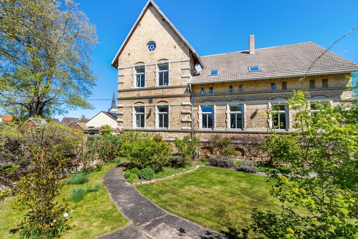 Hausansicht Garten