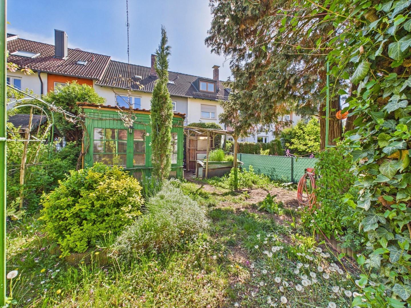 Garten Hausrückseite