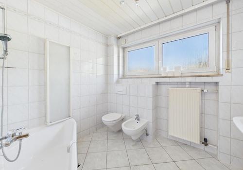 1.Etage Bad mit Badewanne