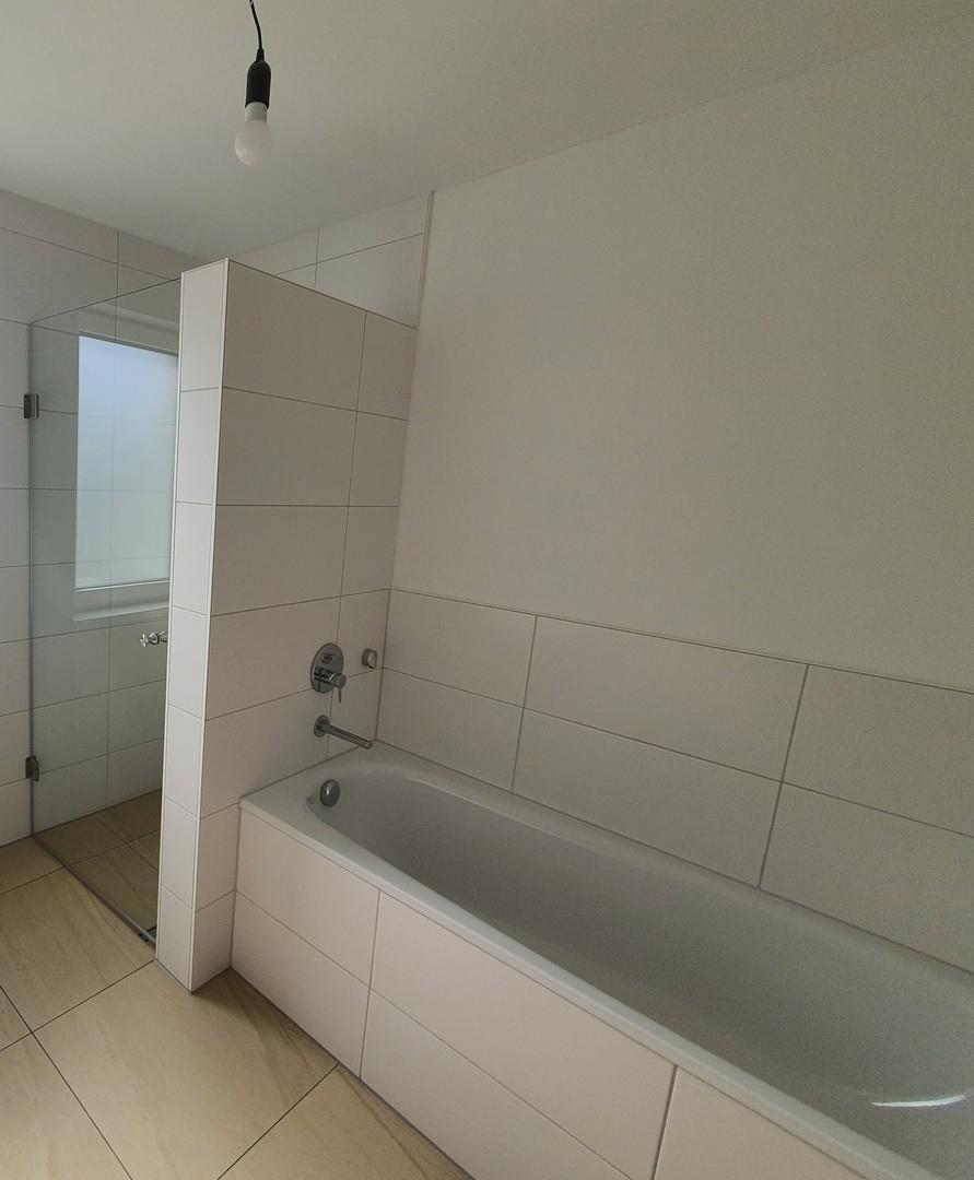 Bad, Dusche, Wanne
