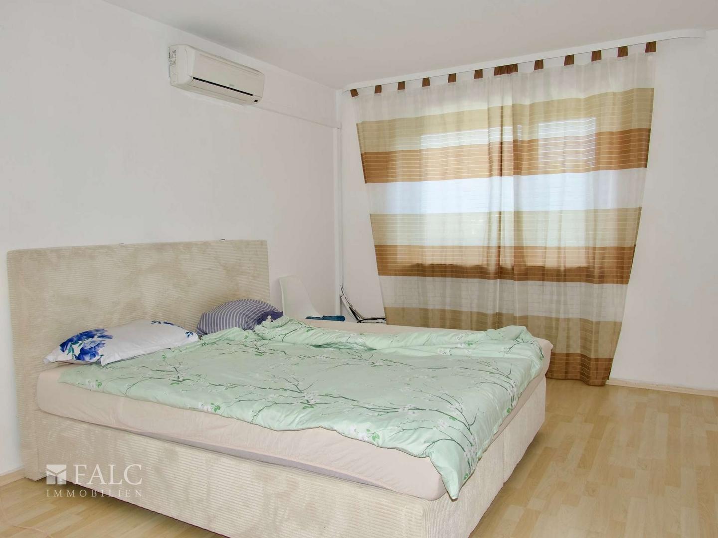Schlafzimmer 1 von 3