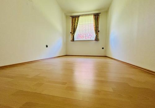 Kinder-/Arbeitszimmer